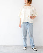 オフホワイト　やわらかシルクトップス　ふんわり袖とやさしい着心地K123